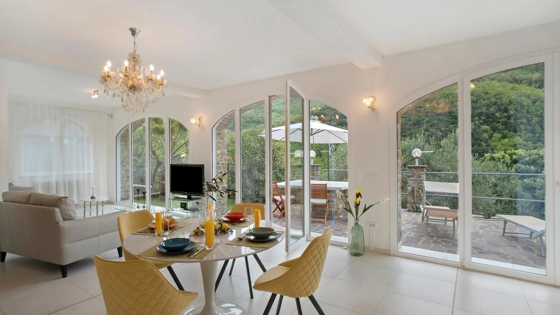 Loggia Oliveto location